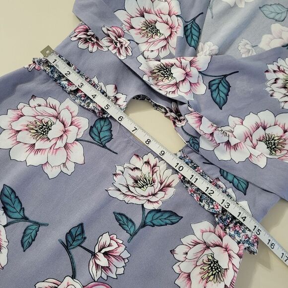 Sister Of The Tribe Floral V-neck Midi Dress with Ruffles and Cutouts - Picture 4 of 16